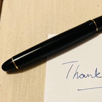 運命の出会いをした「カスタム742」左利きでも滑らかに書ける／Ollie Barderさん（@Cacophanus）提供＝画像をトリミングしています