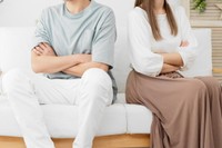 離婚に踏み切れない理由は？　※画像はイメージです（aijiro/stock.adobe.com）