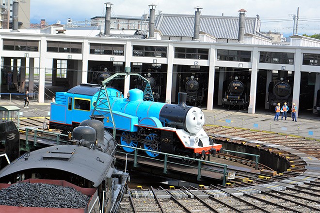 Thomas the cheap train roundhouse