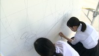 先輩たちの思いを形に　真備中の生徒が井原線の橋脚に壁画を制作　岡山･倉敷市