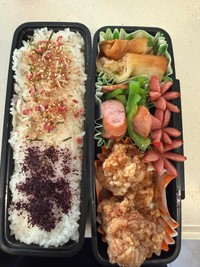 別の日に作ったお弁当。ボリューム感のあるおかずが並ぶ／Jun Junさん（@jun.a22）提供