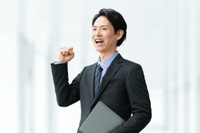 転職後の平均年収額は特に30代の増加額が高い　※画像はイメージです（Trickster/stock.adobe.com）
