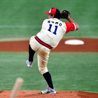 2018年、往年の投球フォームを披露する野茂英雄氏