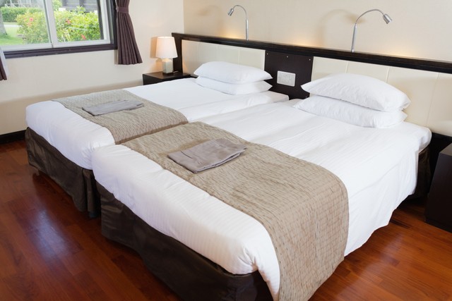 平均宿泊費が最も安くなった旅行先は？　※画像はイメージです（Ni_photo/stock.adobe.com）