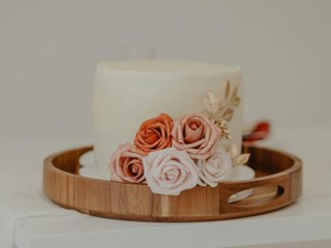 約束に遅れてやってきた、忙しい彼。ケーキの形は崩れていたけど