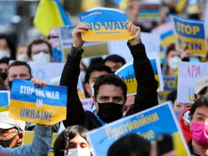 ウクライナ侵攻、「戦え一択」にかき消される即時停戦の声　被爆地・広島からの訴え