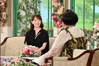 「徹子の部屋」    黒柳徹子(右)、花總まり＝テレビ朝日提供