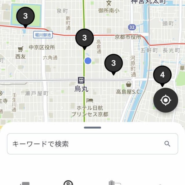 Travyの「探す」画面。地図上でユーザーが投稿した観光情報を見ることができる