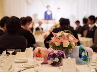 結婚式で「ここにはお金をかけたい」と思う項目は？　※画像はイメージです（mapo/stock.adobe.com）