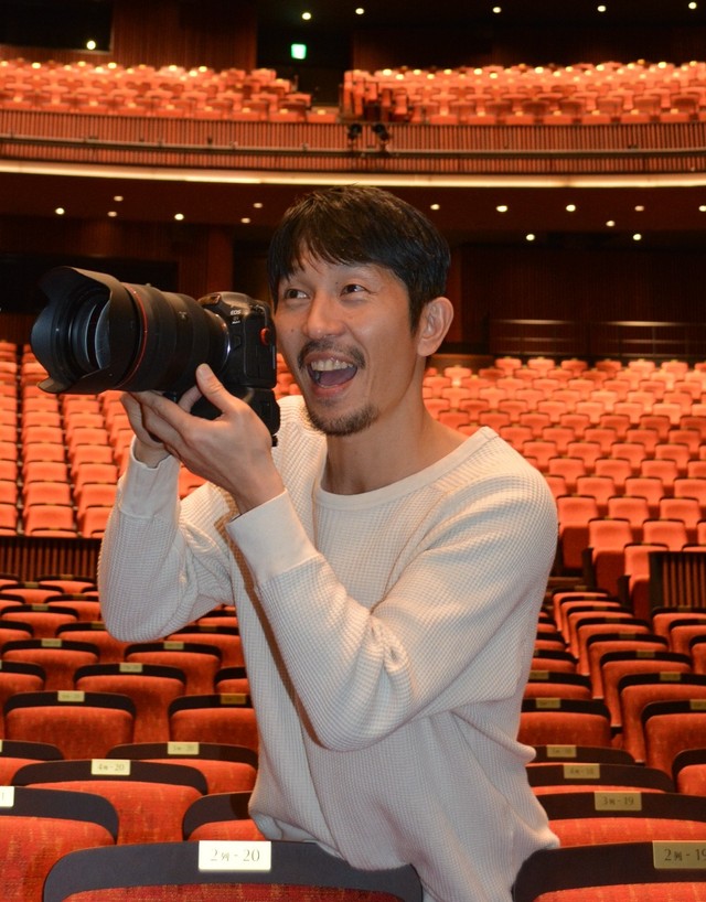 〝ハレの日〟の家族写真を撮影した浅田政志さん