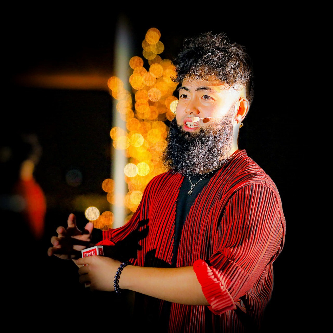 イベントに引っ張りだこ、魔法使いの「まーくん」 転機は父親のガン