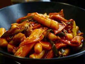 くたくたになって帰る夜。おしゃれじゃない夜食が私の原動力