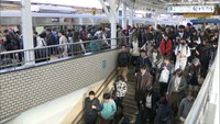 帰省ラッシュがピークを迎え鉄道が混雑　岡山