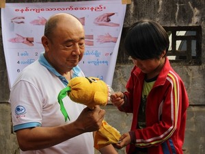 歯科医師の松本敏秀さん　ミャンマーへ届けた歯ブラシ22万本、手弁当で続ける思い