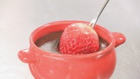 朝採りイチゴのチョコフォンデュセット　3～4人用（3800円・税込み）