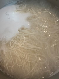 太さは違うが、ゆで時間の表記はどれも2分ほど