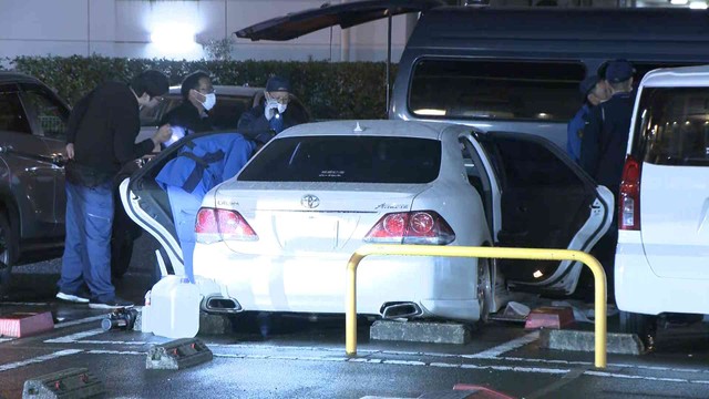 2人が見つかった車　高松市 25日午後6時15分ごろ