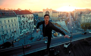 『ジュピターズ・ムーン』　ファンタスティックに映画で描く難民問題