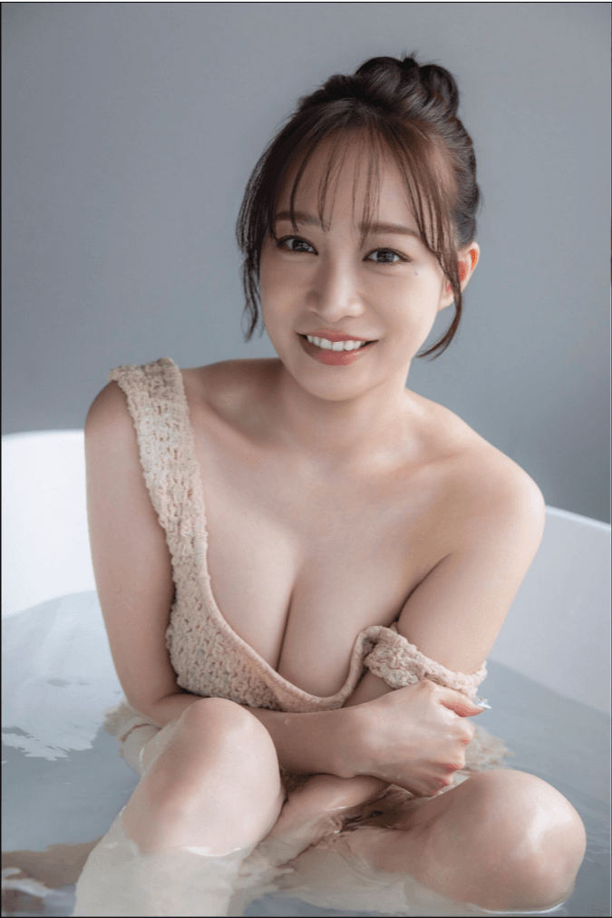 「FLASH」（26年8月18日発売号）に登場した青井春のオフショット　本人のX（@harujjang26）より