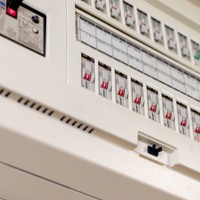 一般家庭の分電盤　※画像はイメージです（木村　亨/stock.adobe.com）