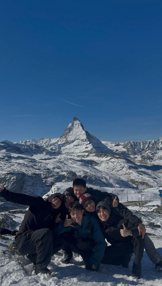 スイスでマッターホルンをバックに記念撮影。オーバーブッキングでヒルトン宿泊となる嬉しいハプニングも／DAIさん（@_tdnkm）提供