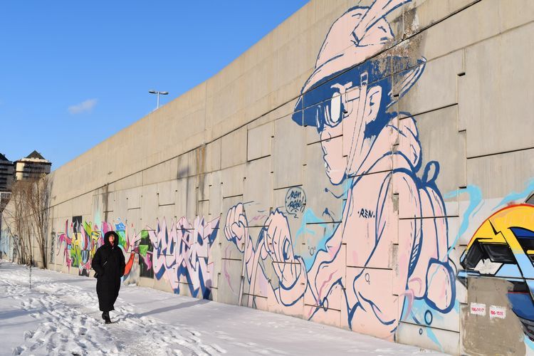 ウランバートル市内に描かれたグラフィティ