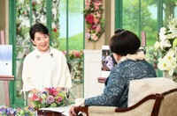 「徹子の部屋」に出演する吉永小百合（左）と司会の黒柳徹子＝テレビ朝日提供