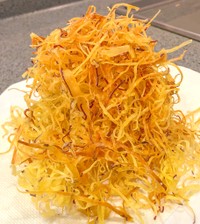 スライスしたサツマイモを千切りにして揚げた一品（画像提供：岩崎ファーム）