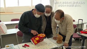 壊れたおもちゃに再び”命”を吹き込み よみがえる思い出　おもちゃのお医者さん