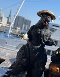 旅行に連れて行くほどお気に入りの「ゴジラ1991」。愛着が湧き、「彼氏」と呼んでいるそう。