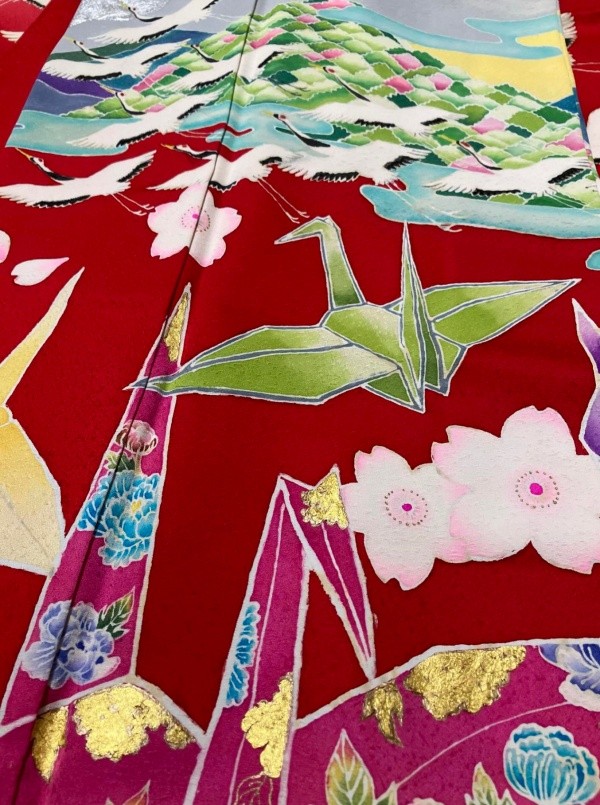 パリ展では、姪の成人式のためにデザインから手がけた友禅の振袖を展示（画像提供：タカハシ ヤスコさん）