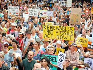 森林火災続いたオーストラリア、強まる危機感　「石炭大国」は重い腰を上げるか