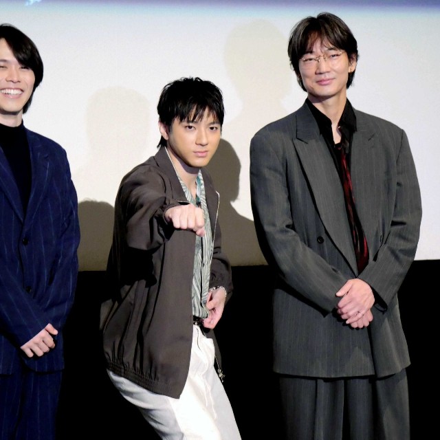 （左から）細田佳央太、山田裕貴、綾野剛＝2026年