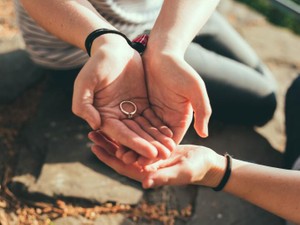 アラサーで同性を好きになる「重さ」。結婚はできなくても「しあわせ」は手に入れられる