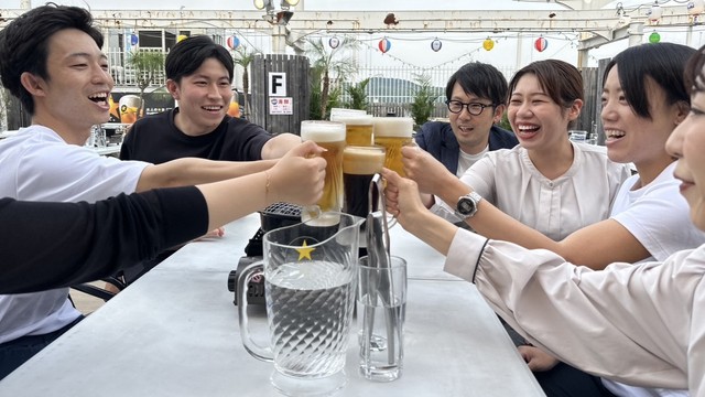 岡山市北区の天満屋岡山店の屋上でオープンした「スカイビュービアテラス」