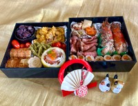 コンゴでこんなおせちが作れるなんて！（てんやわんやママさん提供）