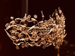 頑張っても褒めてくれない母に育てられた私は、ワガママな女王様になっていた