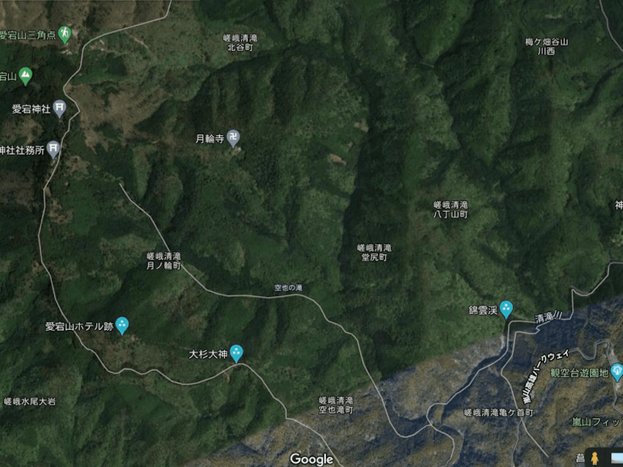 愛宕山の地図。山には危険な野生動物も多く生息しており、日が暮れると非常に危険だ（※Google MAPより）