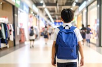 もう並んでは歩いてくれない中学生の息子が……！？　※この画像はAdobe Fireflyで作成したイメージです