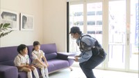 子ども1人の留守番が増える夏休み　モデルハウスで園児が不審者から身を守る訓練　岡山市