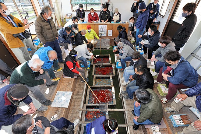 Goldfish sold for 10,000 yen at New Year's auction in Aichi | The Asahi Shimbun: Breaking News, Japan News and Analysis - Vimarsana News
