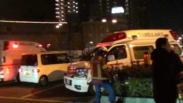緊急走行中の救急車が乗用車と衝突事故　岡山市