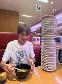 タイの人気俳優タナパック・ジョンジャイパー（愛称OHM、オーム）さんの公式SNSから