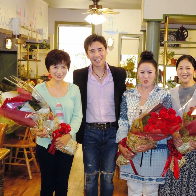 （左から）榊原郁恵、郷ひろみ、池上季実子、宮崎美子＝2015年