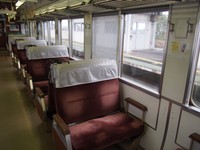 117系ご自慢の転換クロスシート