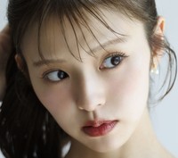 SNIDELのビジュアルに登場した鈴木ゆうかさん