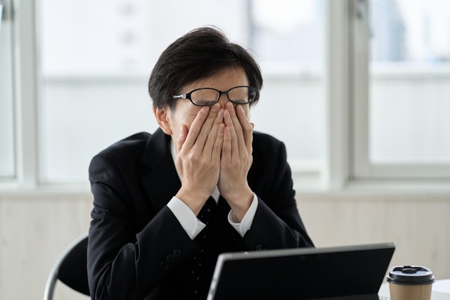 管理職は責任が重い…　※画像はイメージです（mapo/stock.adobe.com）