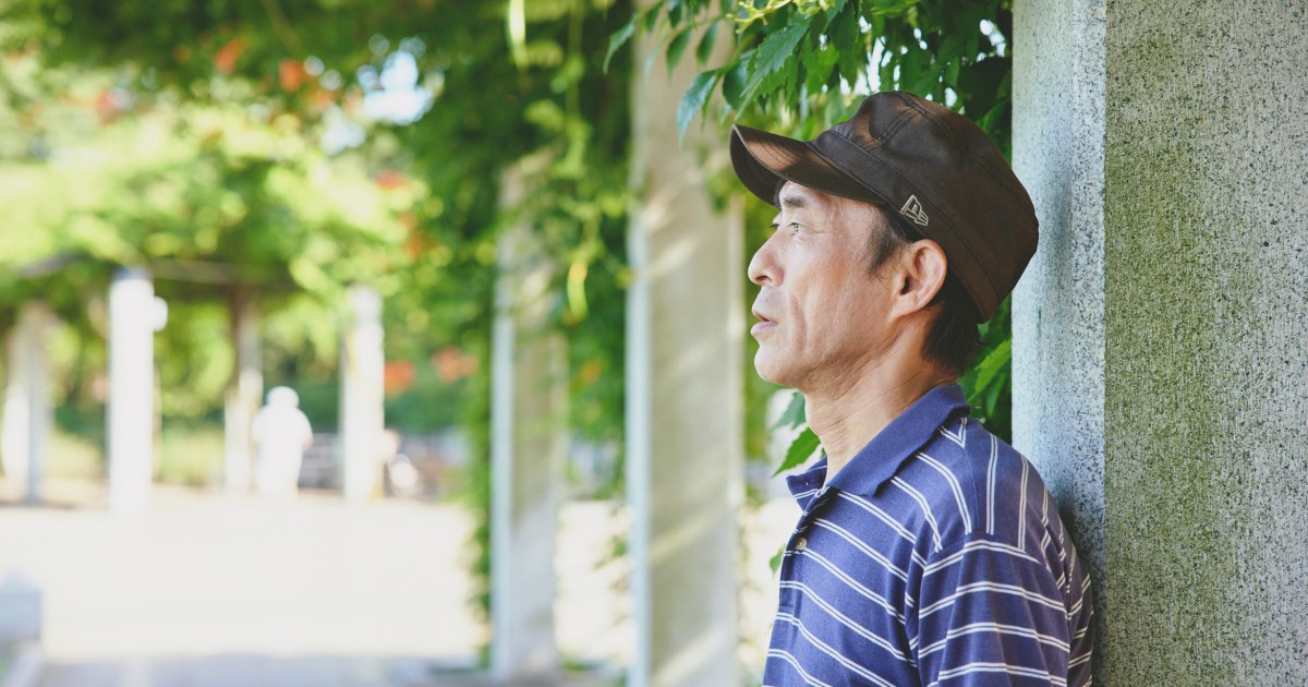 鶴見済さん「人間関係を半分降りる」インタビュー 「距離が近い」は