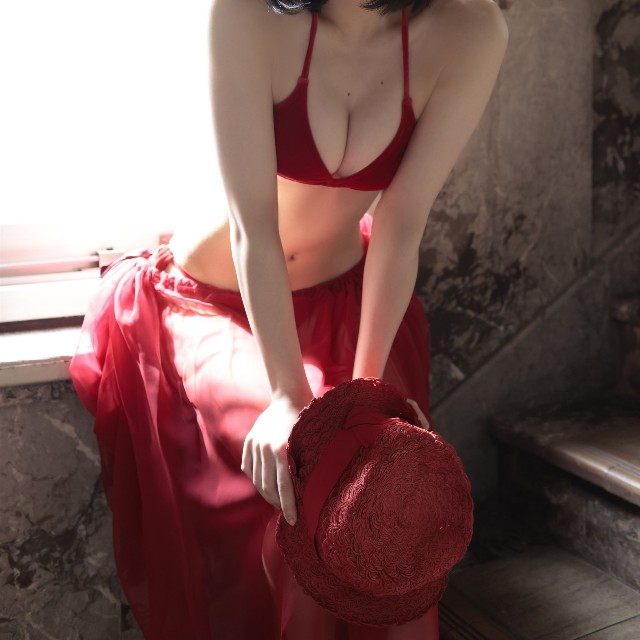 NMB48芳賀礼写真集『キラメキの証明』（撮影：佐藤裕之、ワニブックス）