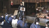 香川大学教育学部の学生が小学校6年生に授業（「志度寺」さぬき市志度）